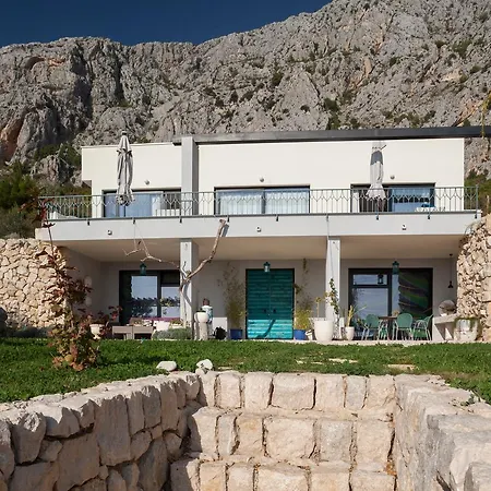 Tres Chic * Makarska