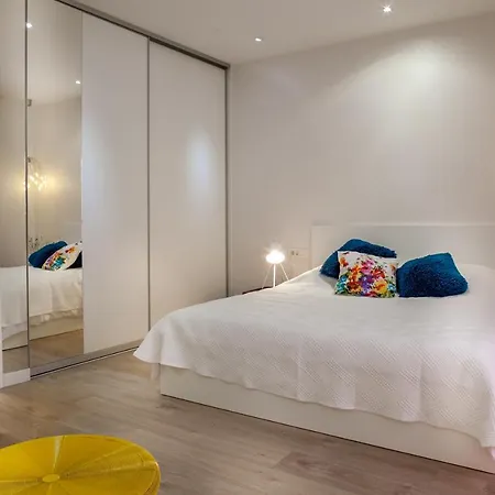 Tres Chic Villa *