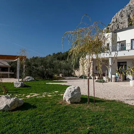 Tres Chic Villa Makarska